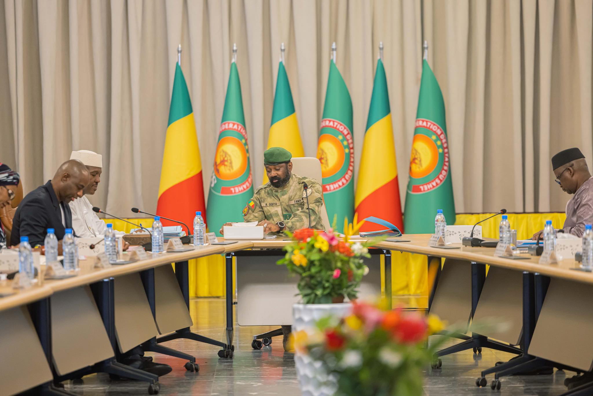 Après la dissolution des partis politiques : Qu'en est-il des avantages accordés par les acteurs politiques aux présidents des institutions de la République ?